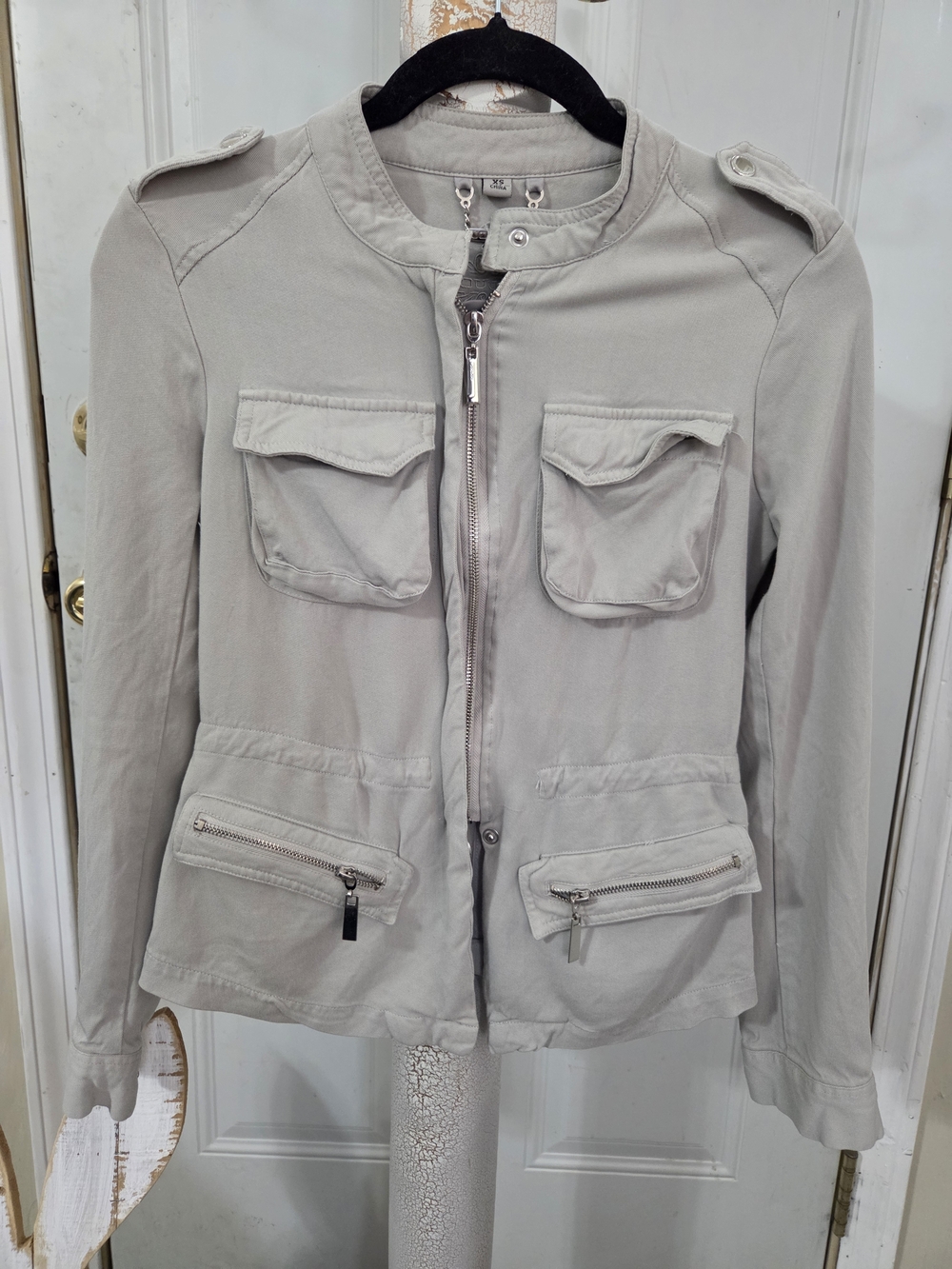 Women's Jacket - Picture 2 of 6